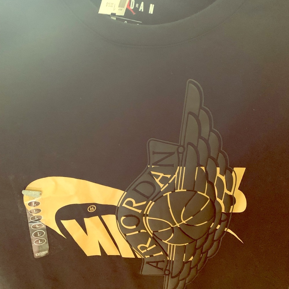Nike Jordan classic tee gold and black